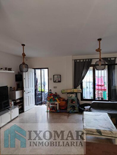 Casas en venta y pisos alquiler - 1