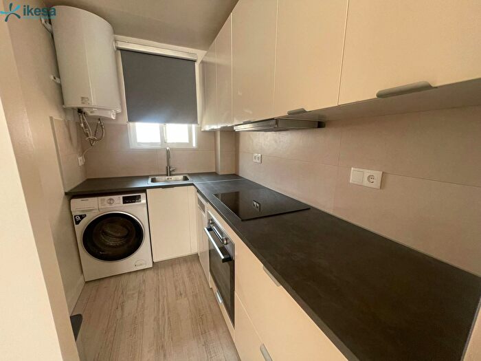 Casas en venta y pisos alquiler - 3