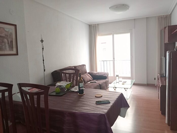 Casas en venta y pisos alquiler - 2