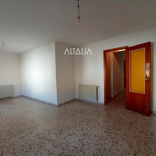 Casas en venta y pisos alquiler - 2