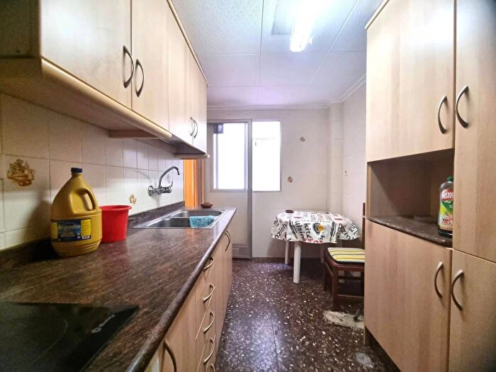 Casas en venta y pisos alquiler - 1