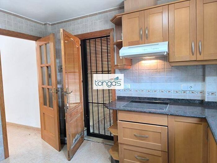 Casas en venta y pisos alquiler - 1