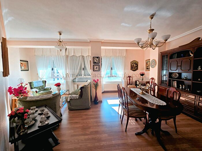 Casas en venta y pisos alquiler - 1