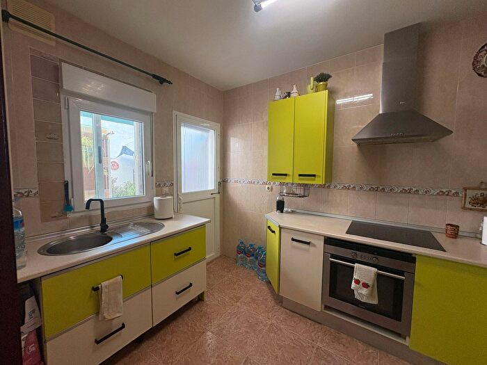 Casas en venta y pisos alquiler - 1