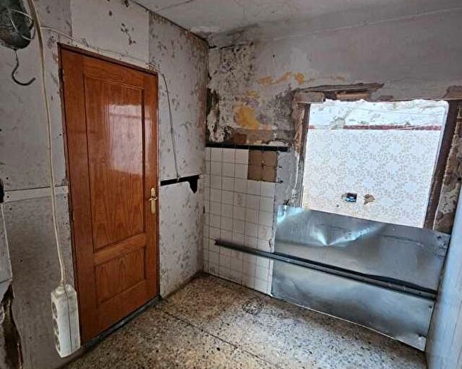 Casas en venta y pisos alquiler - 3