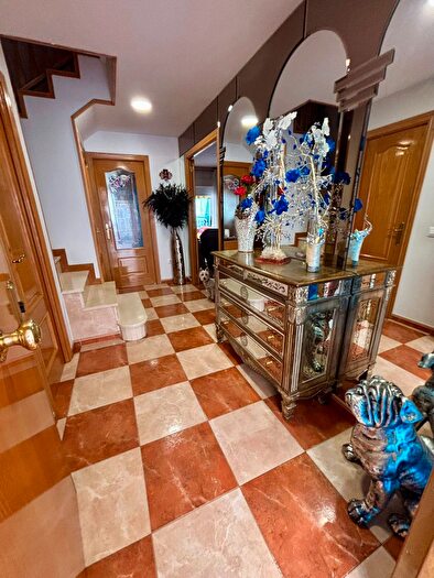 Casas en venta y pisos alquiler - 3
