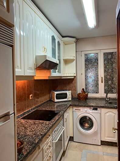 Casas en venta y pisos alquiler - 3