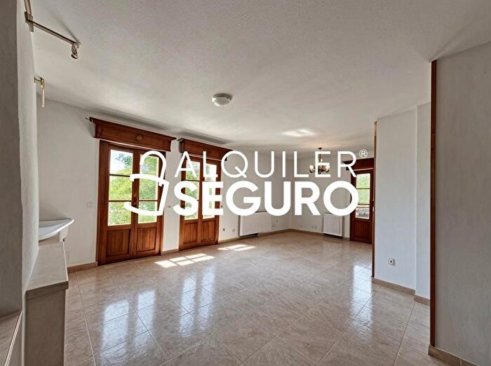 Casas en venta y pisos alquiler - 1