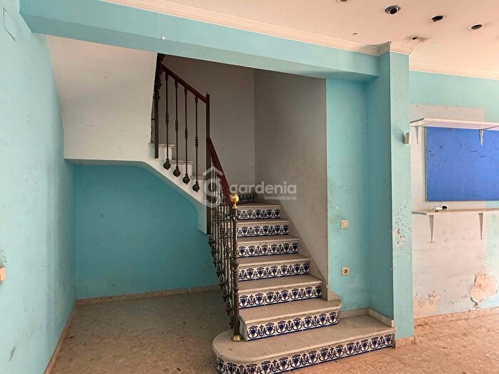 Casas en venta y pisos alquiler - 3