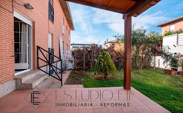 Casas en venta y pisos alquiler - 1