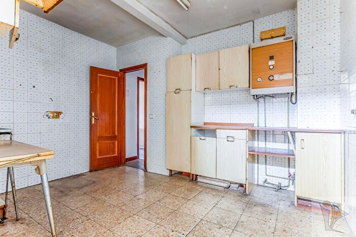 Casas en venta y pisos alquiler - 2