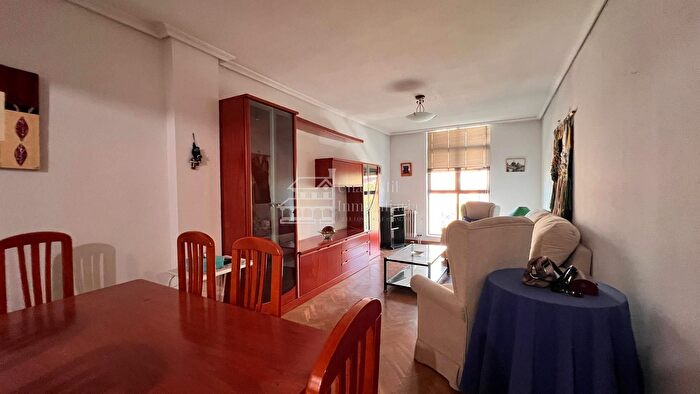 Casas en venta y pisos alquiler - 2