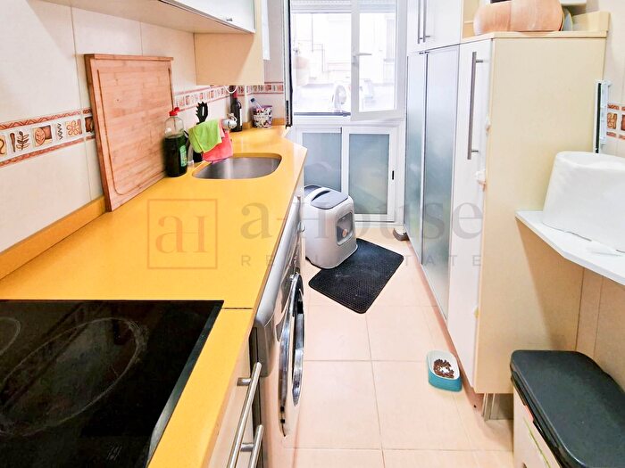 Casas en venta y pisos alquiler - 2