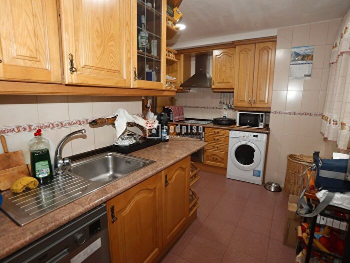 Casas en venta y pisos alquiler - 3