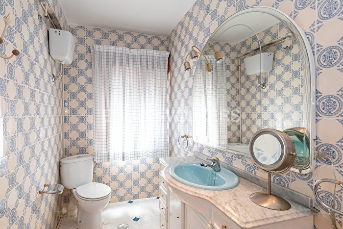 Casas en venta y pisos alquiler - 3