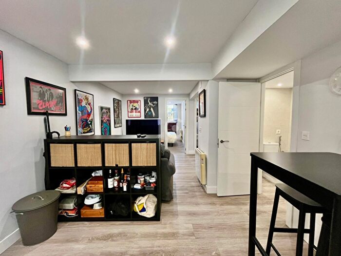 Casas en venta y pisos alquiler - 3