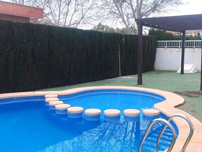 Casas en venta y pisos alquiler - 1