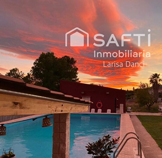 Casa en venta en Alcanar, Tarragona de 8 habitaciones