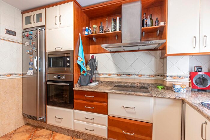 Casas en venta y pisos alquiler - 2