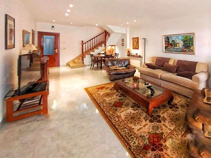 Casa en venta en Veïnat, Salt de 6 habitaciones