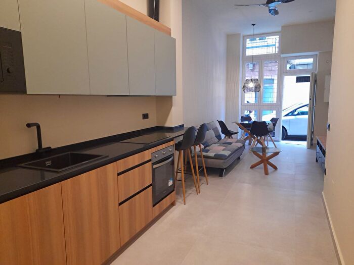 Casas en venta y pisos alquiler - 2