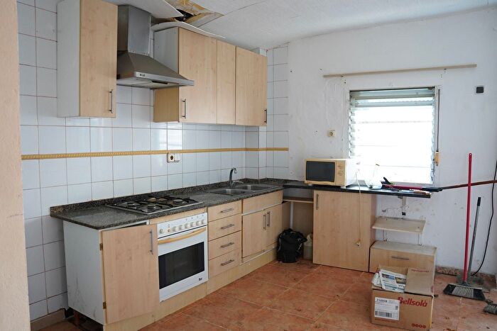 Casas en venta y pisos alquiler - 3