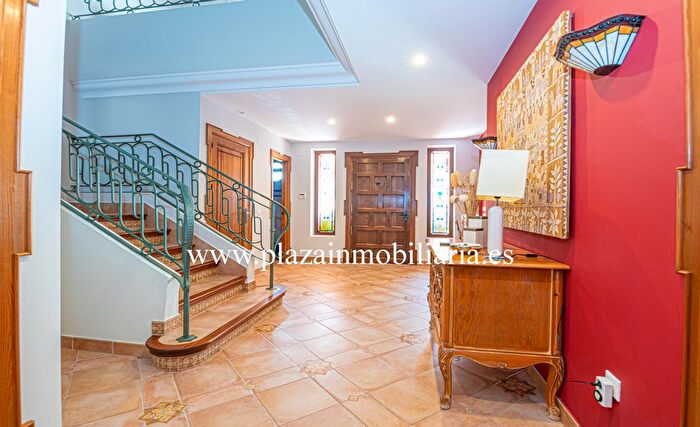 Casas en venta y pisos alquiler - 3
