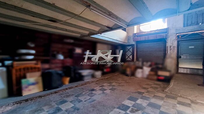 Casa en venta en El Castell, Burjassot de 3 habitaciones