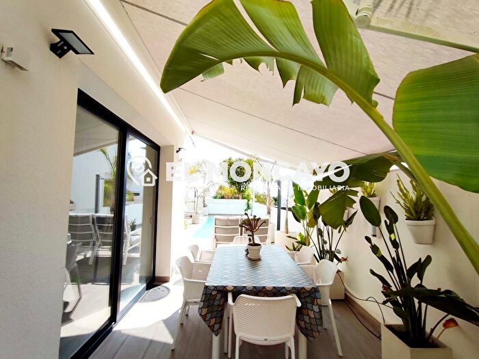 Casas en venta y pisos alquiler - 3