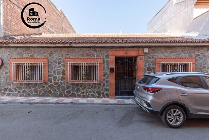 Casas en venta y pisos alquiler - 1