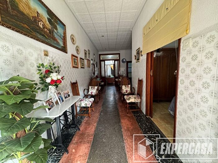 Casas en venta y pisos alquiler - 1