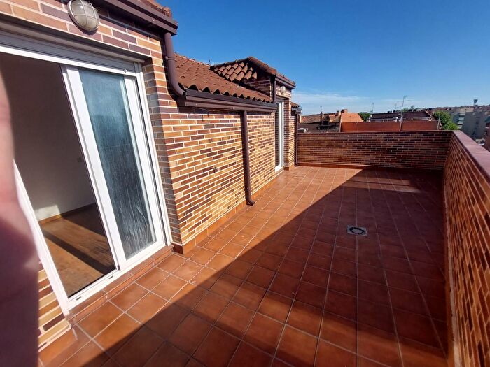 Casas en venta y pisos alquiler - 1