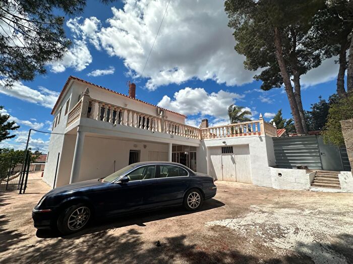 Casa en venta en Alfarp, Valencia de 4 habitaciones