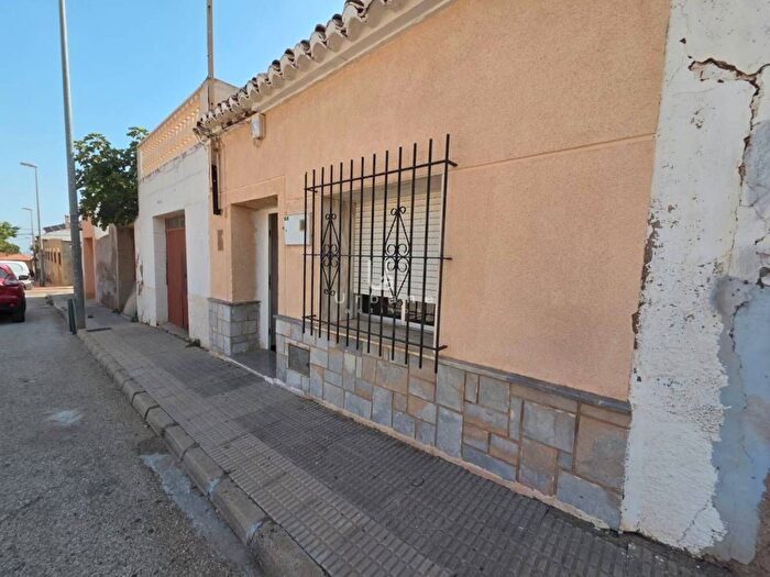 Casas en venta y pisos alquiler - 1