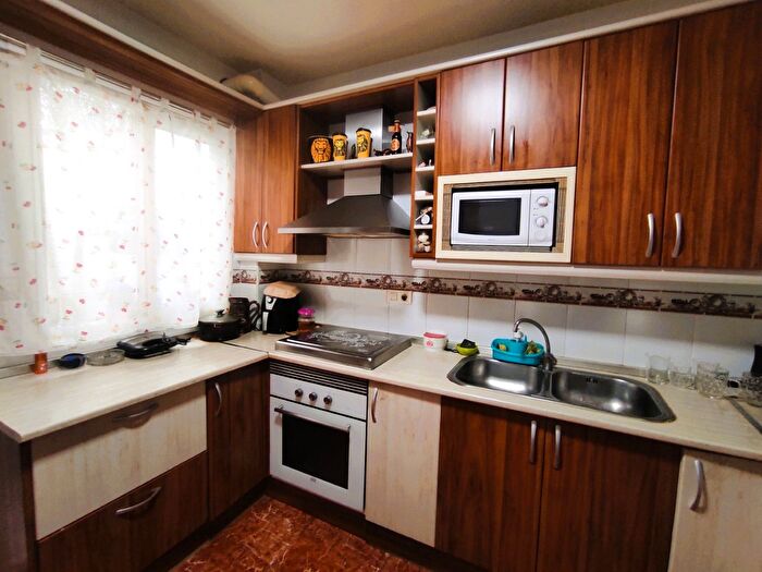 Casas en venta y pisos alquiler - 3