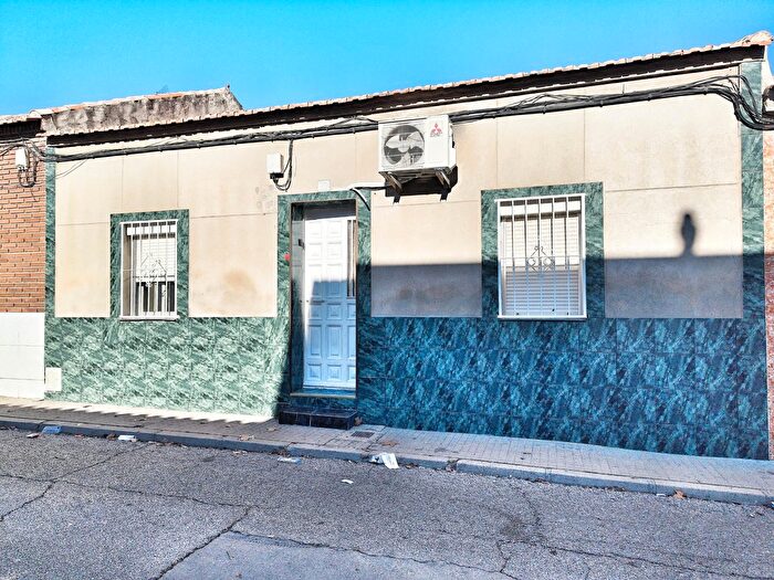 Casas en venta y pisos alquiler - 2