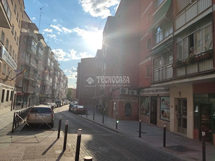 Casas en venta y pisos alquiler - 1