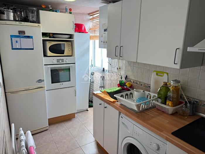 Casas en venta y pisos alquiler - 2