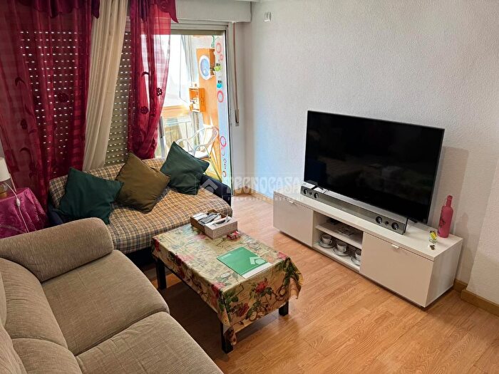 Casas en venta y pisos alquiler - 3