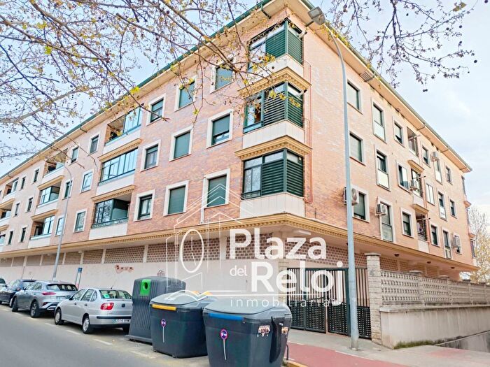 Casas en venta y pisos alquiler - 1