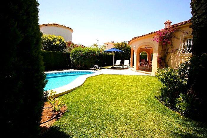 Casa en venta en Oliva Nova, Oliva de 3 habitaciones