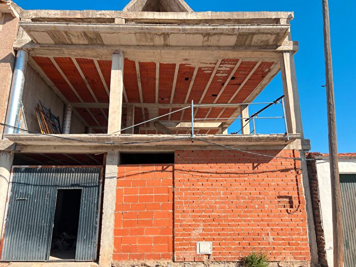 Casas en venta y pisos alquiler - 1