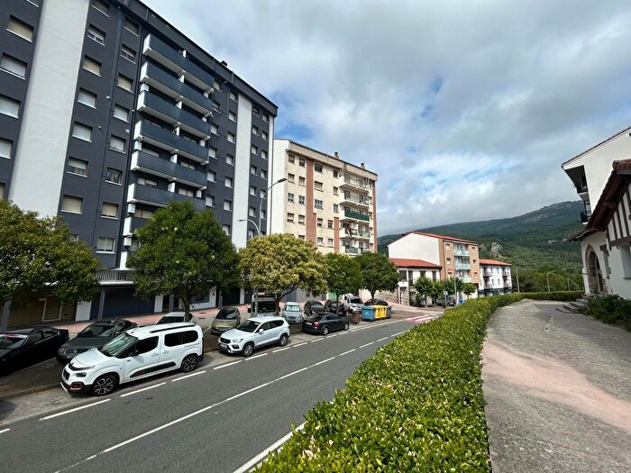 Casas en venta y pisos alquiler - 1