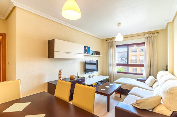 Casas en venta y pisos alquiler - 1