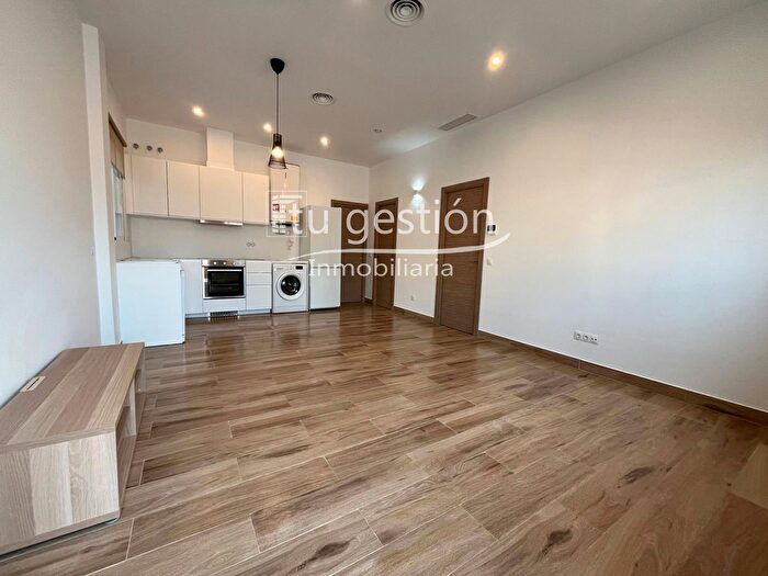 Casas en venta y pisos alquiler - 1