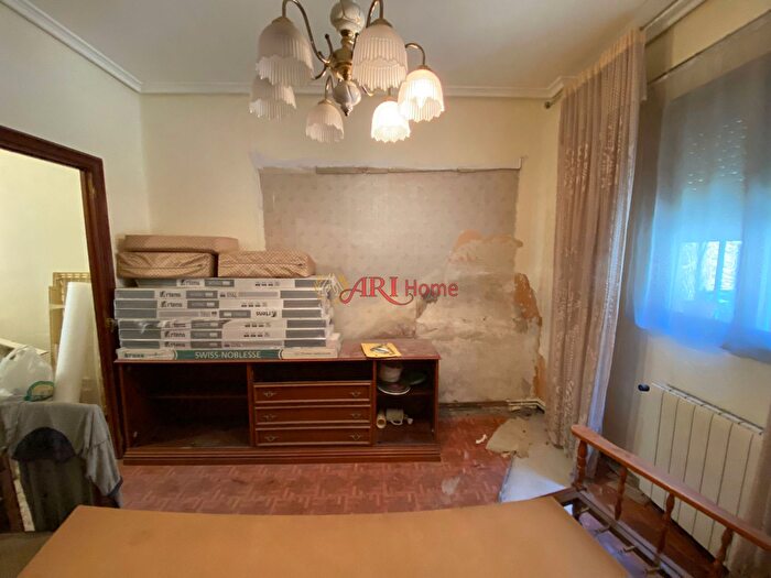 Casas en venta y pisos alquiler - 2