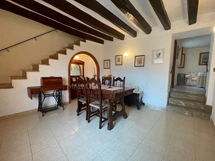 Casas en venta y pisos alquiler - 1