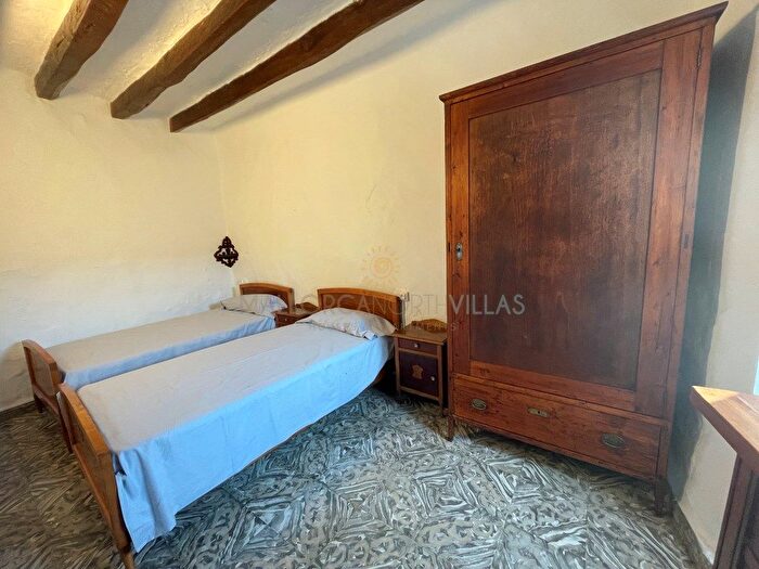 Casas en venta y pisos alquiler - 3