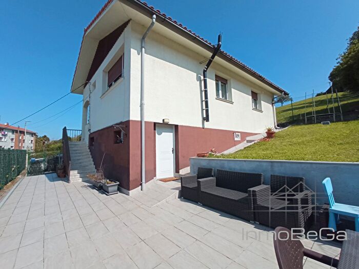 Casas en venta y pisos alquiler - 3