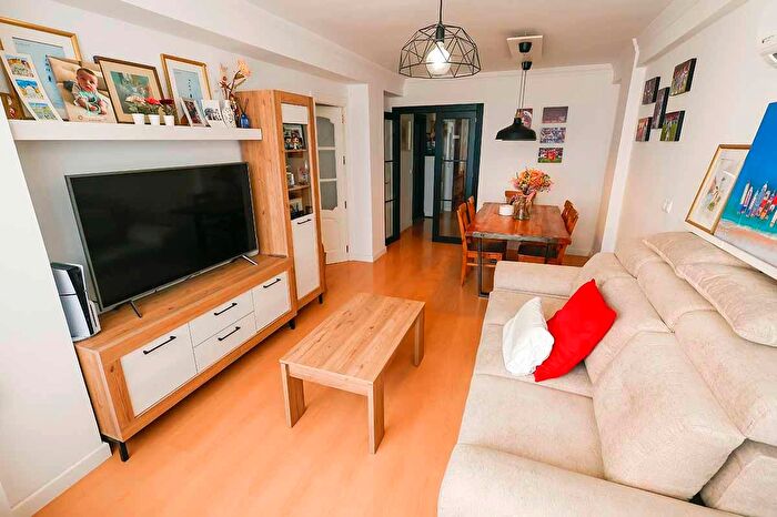 Casas en venta y pisos alquiler - 1